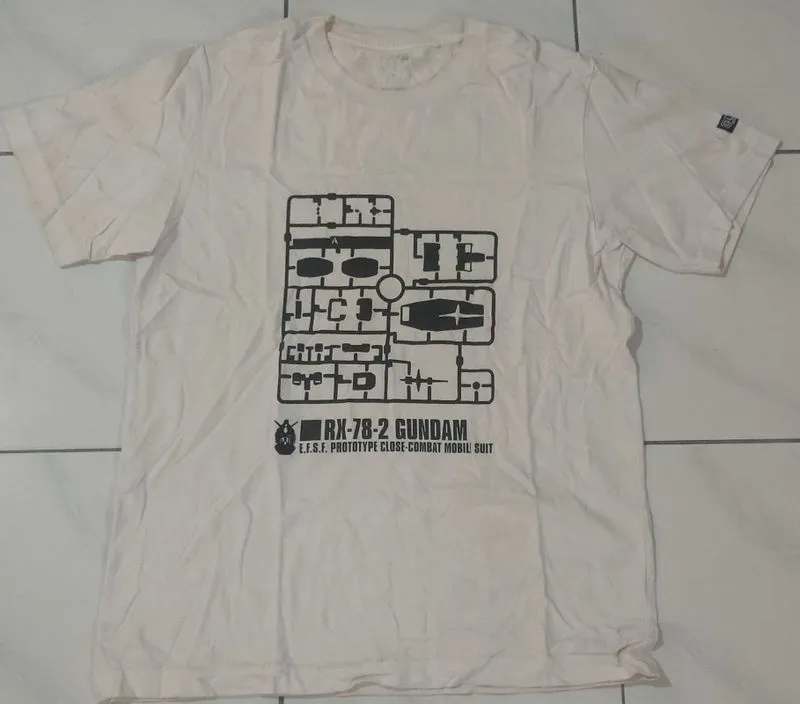 Uniqlo X Gundam RX-78-2  photo 1