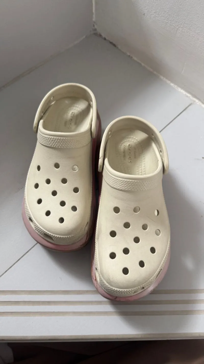 CROCS Classic Mega Crush Clog Women photo 1