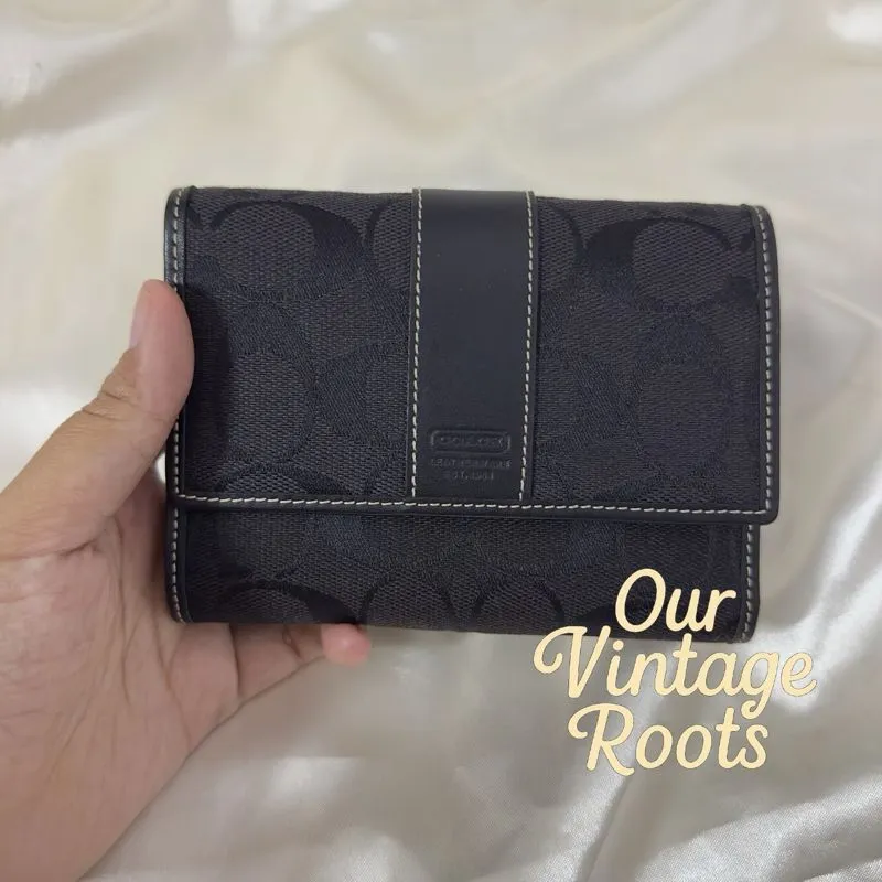 Coach black signature trifold medium wallet photo 1