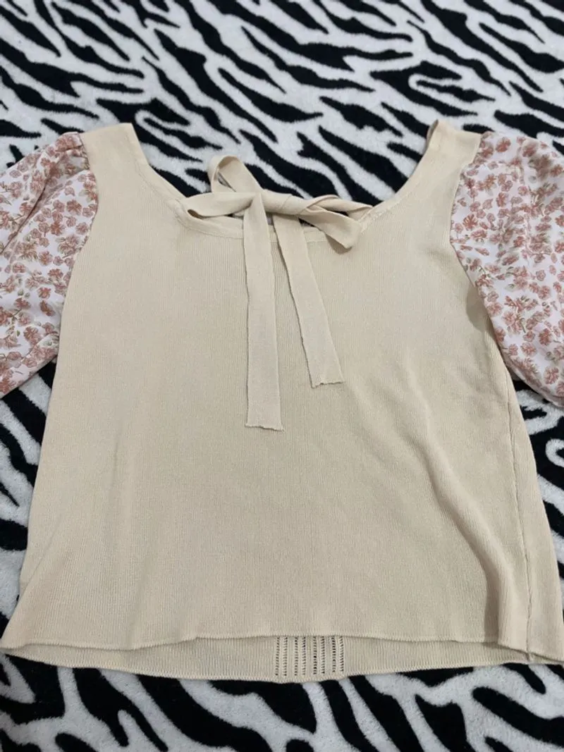floral cream top photo 1