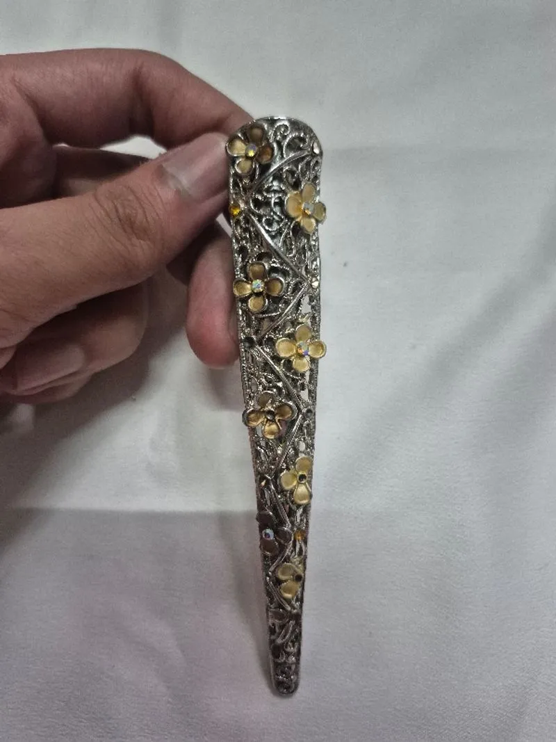 Hair Clip  photo 1