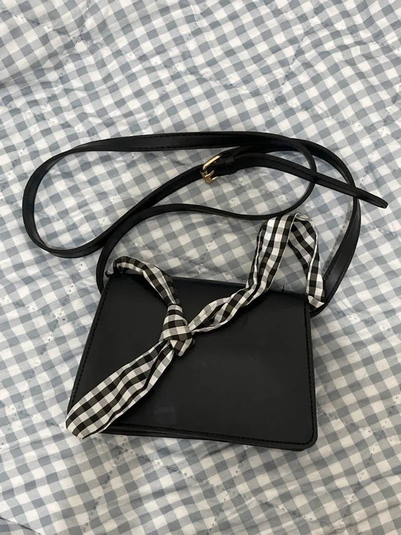 Miniso Minimalist Wanita black photo 1