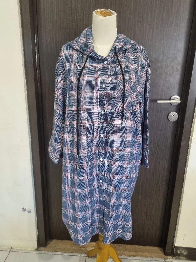Mididress Minimal Hoodie  photo 1