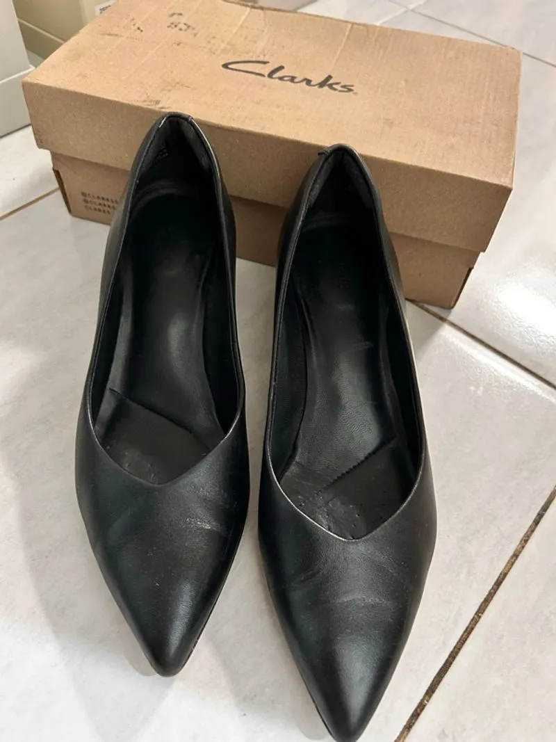 Sepatu Clarks photo 1