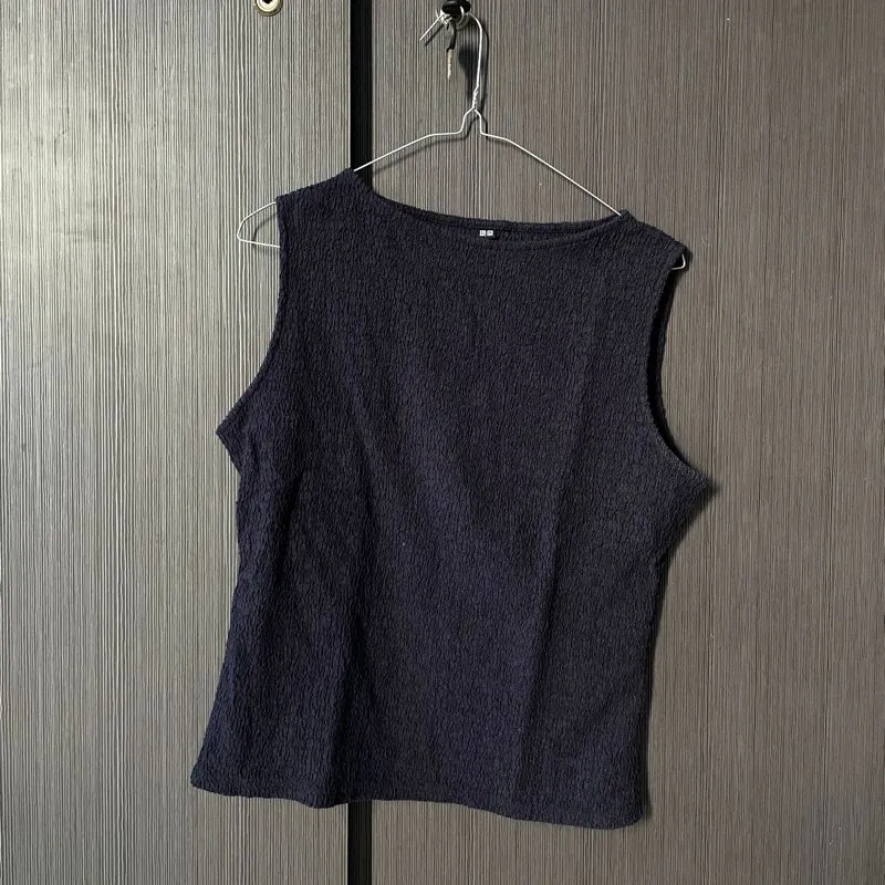 Uniqlo Top photo 1