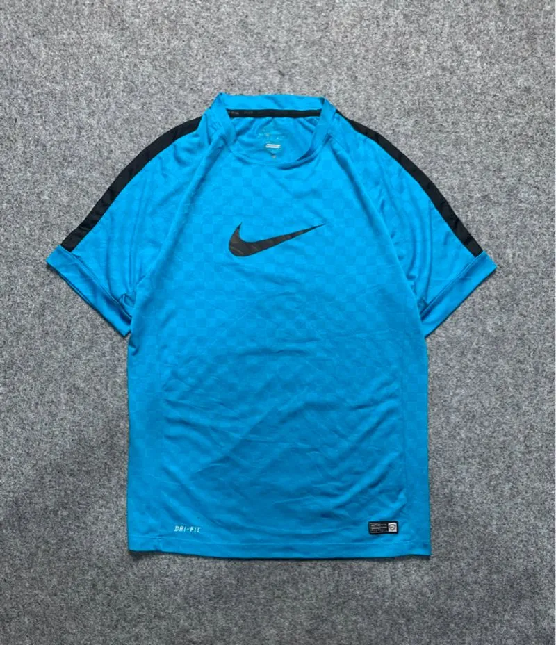 Ts sport Nike swoosh photo 1