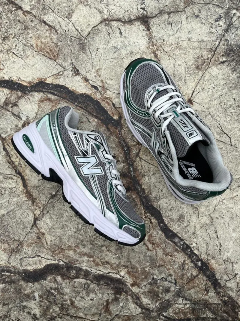 NEW BALANCE 740 photo 1