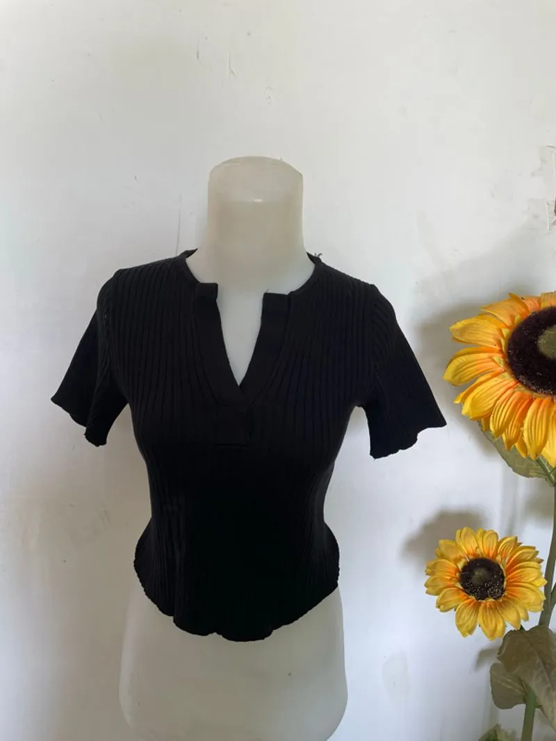 Baju crop hitam photo 1
