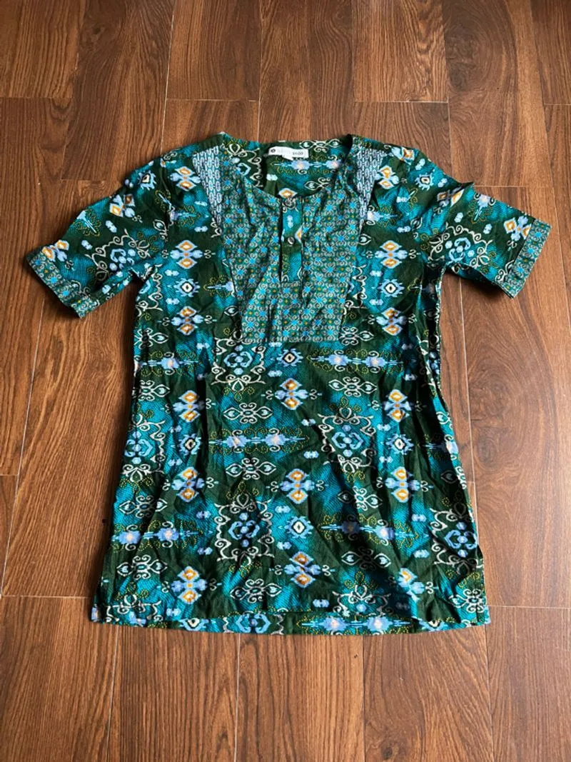 Batik Top photo 1