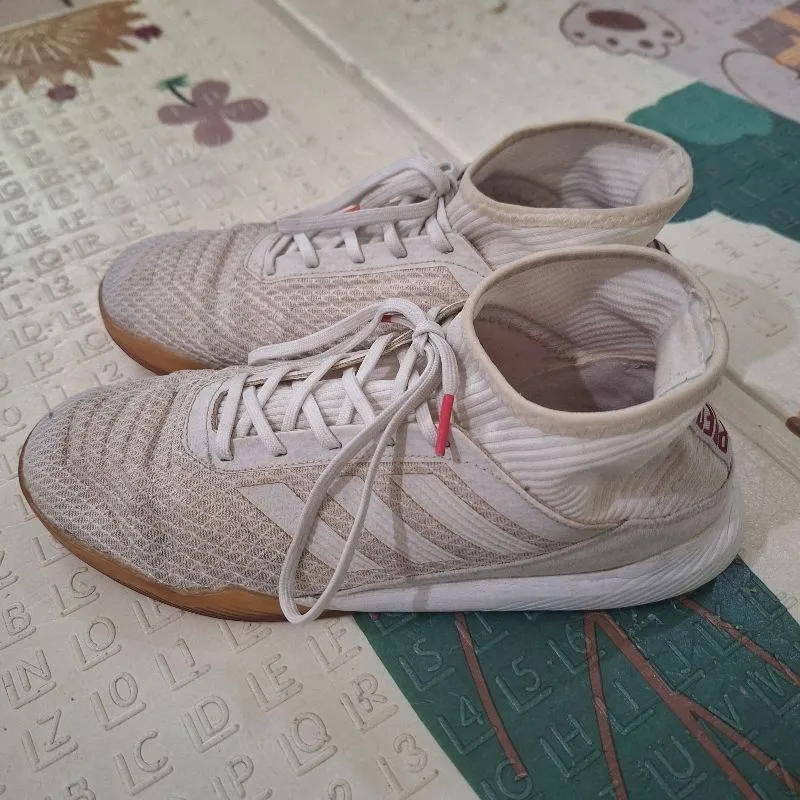 Sepatu Adidas Predator Size 43 / 27,5 cm photo 1
