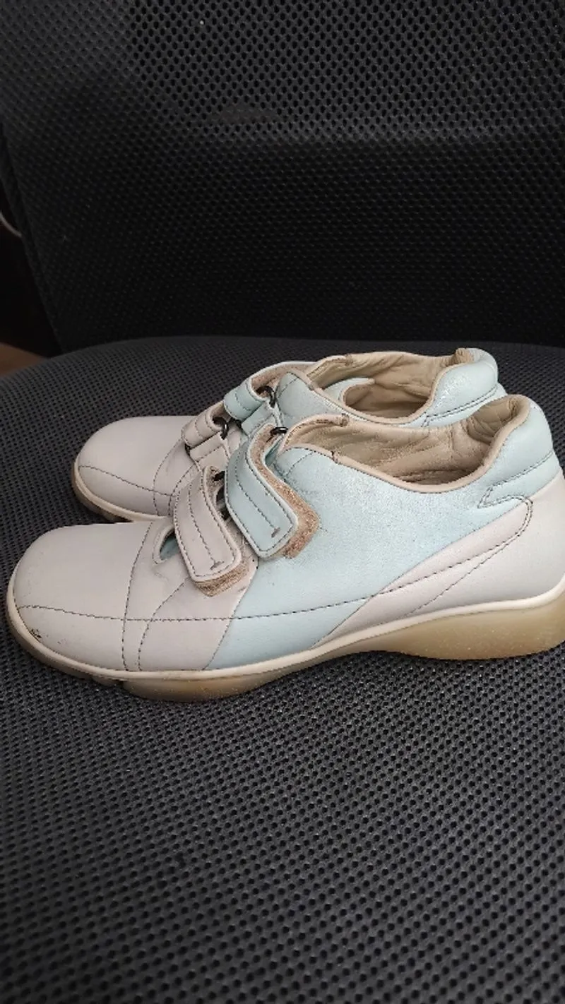 PRADA Sepatu anak size 30 photo 1