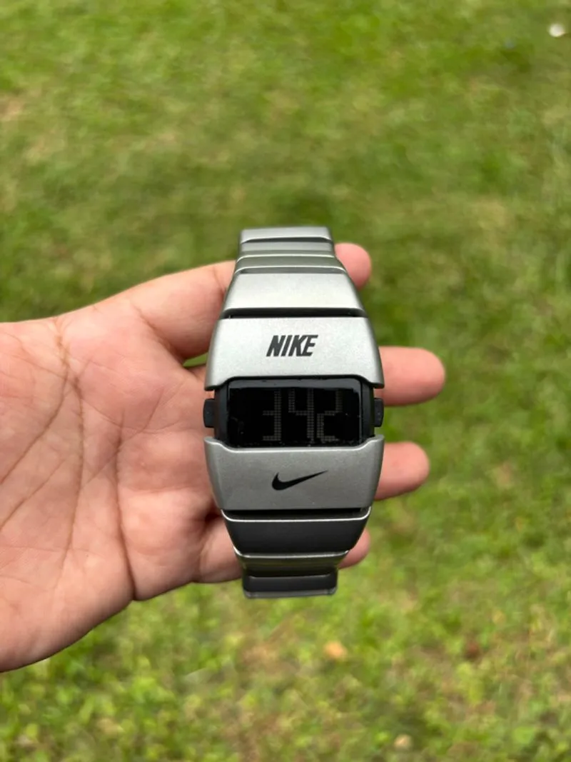 JAM NIKE DIGITAL photo 1
