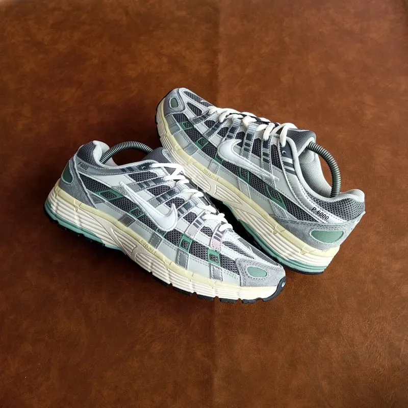 Nike Casual Sneakers Pria silver photo 1