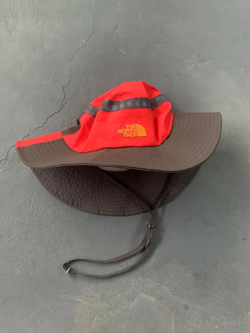 The North Face Hat Pria red brown photo 1