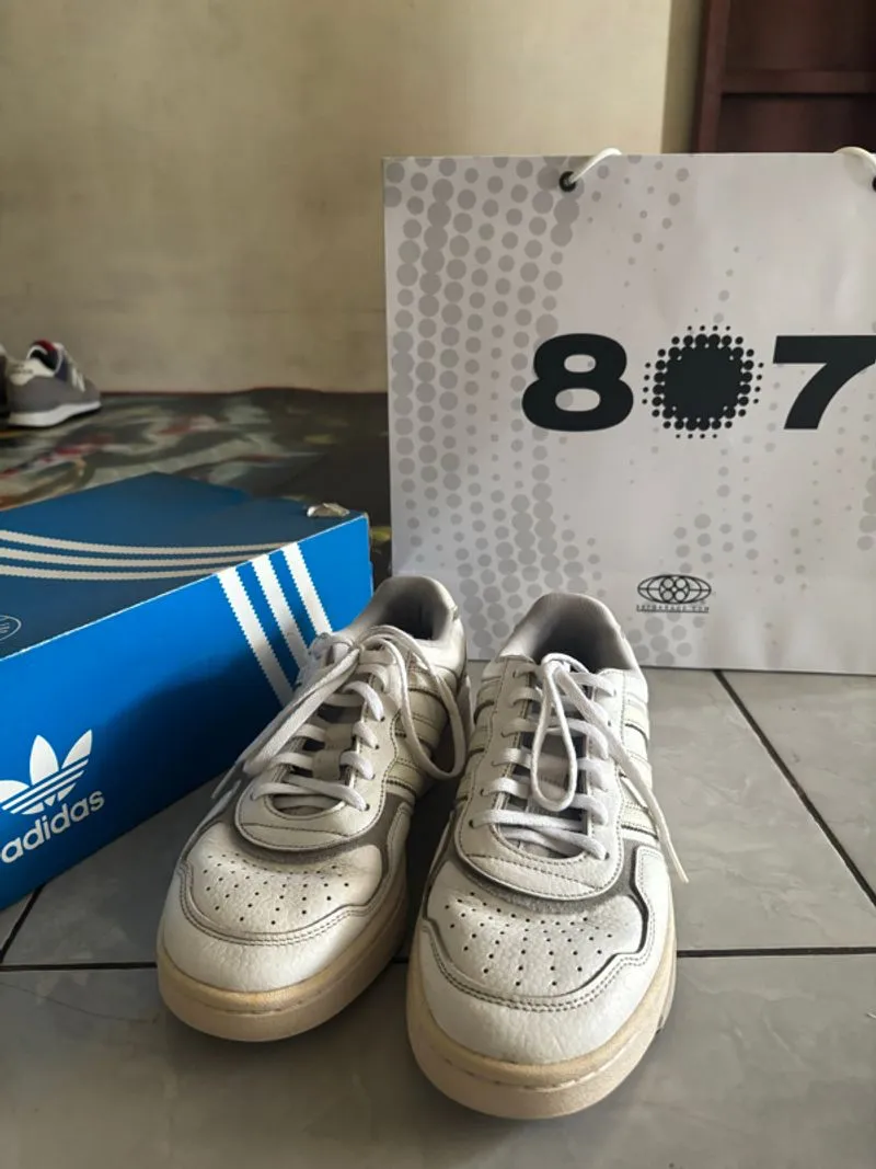 ADIDAS  photo 1