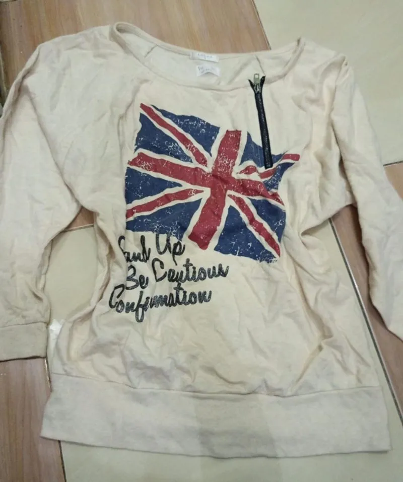crewneck cream UK flag photo 1