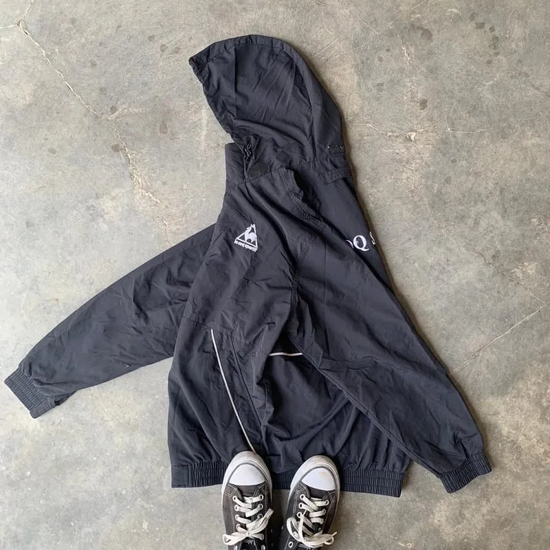 Le Coq Sportif Gorpcore Windbreaker Pria black Preloved