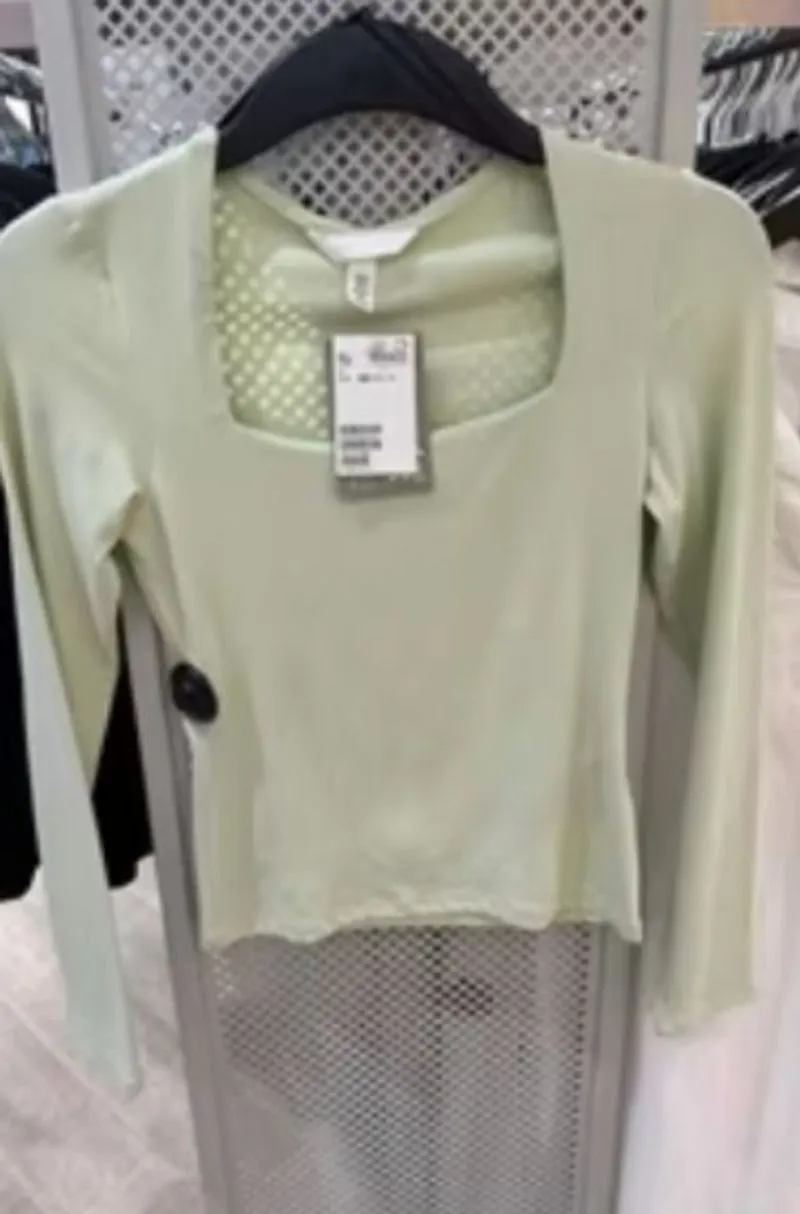 HnM stretch top photo 1