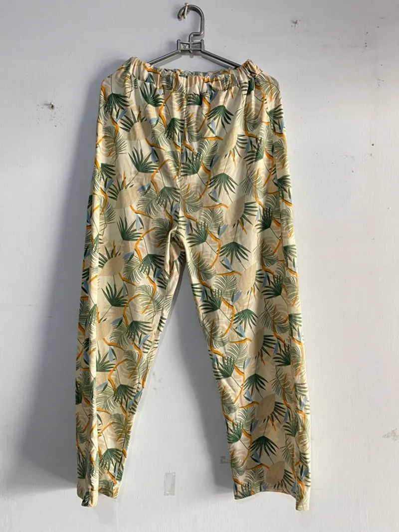 LEAVES PATTERN STRECHY PANTS IMPORT photo 1