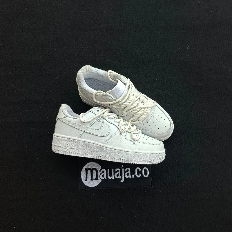 Nike Air Force 1 Triple White photo 1