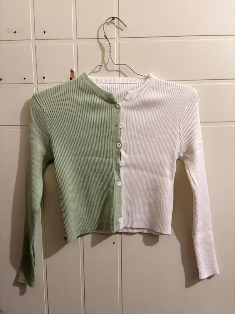 Kombinasi Cardigan Crop Rajut photo 1