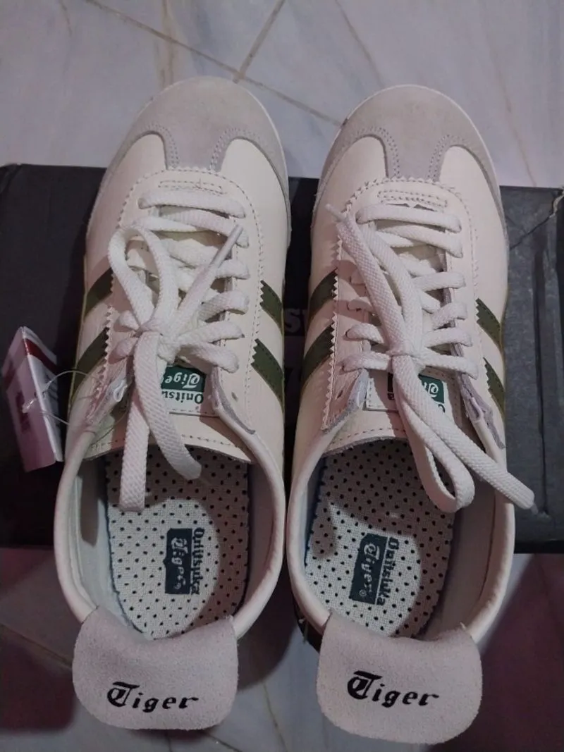 Sepatu Premium Onitsuka Tiger photo 1