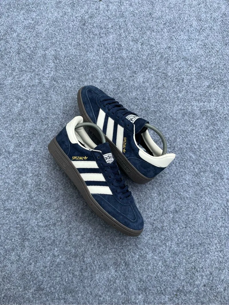 Adidas Casual Sneakers Wanita white navy photo 1