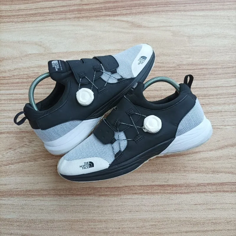 The North Face Streetwear Gorpcore Sneakers Pria white black gray photo 1