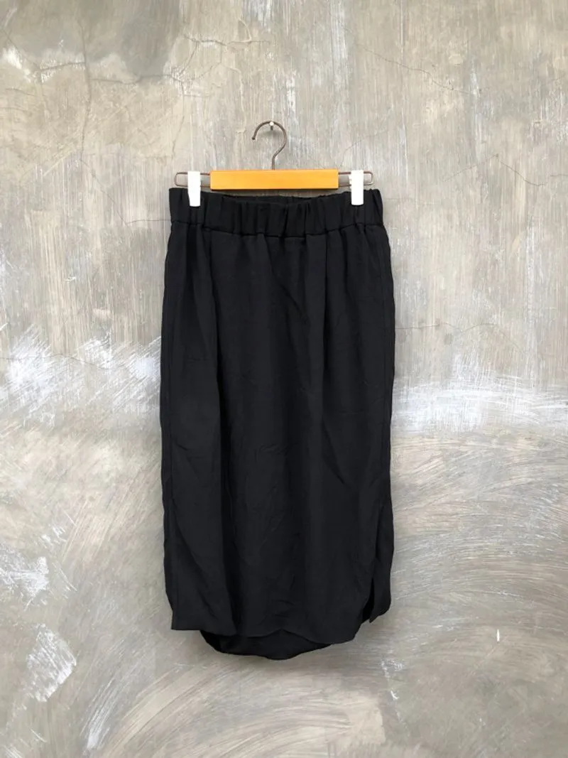 1er Arrondissement Women Skirt photo 1