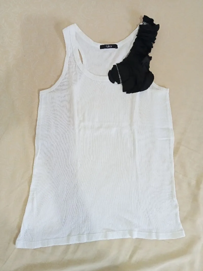[ NETT ] Tank Top Putih With Black Detailed photo 1