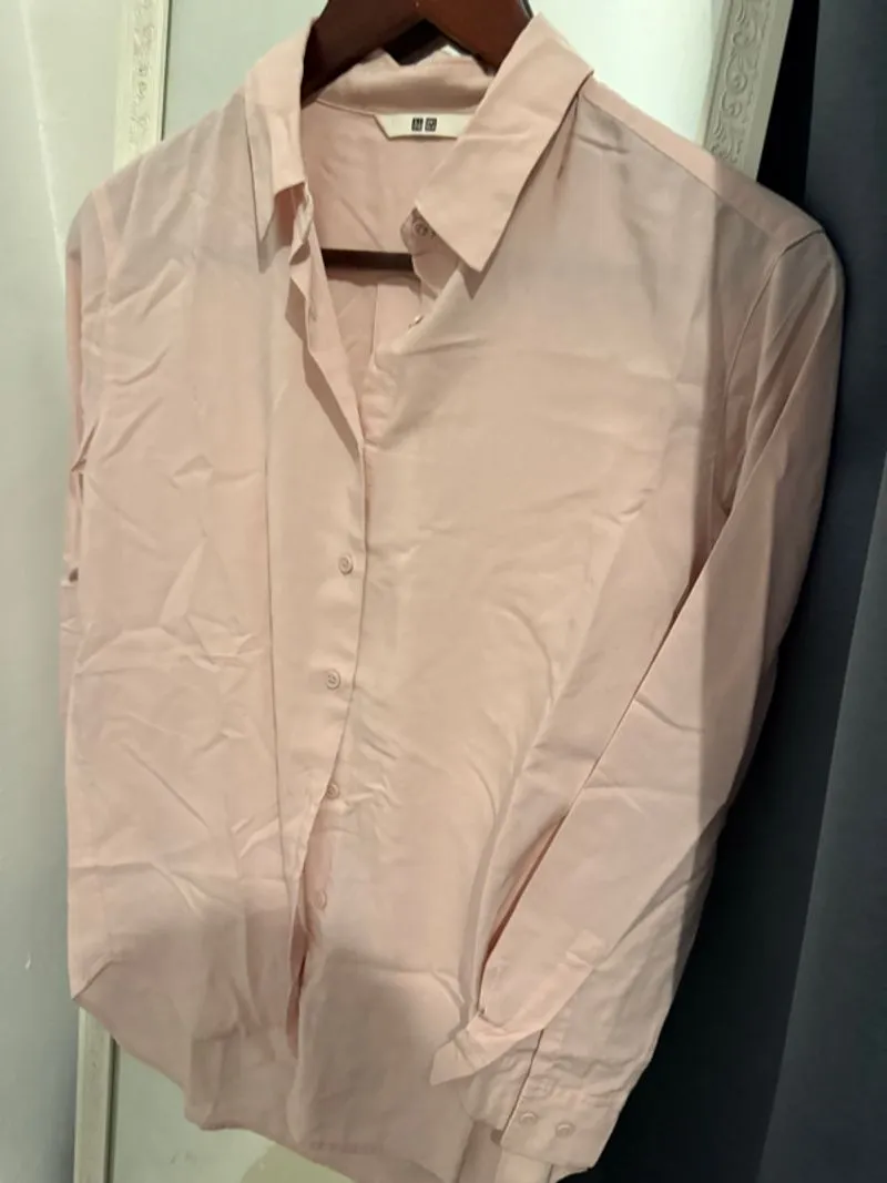 Preloved Uniqlo Kemeja Lengan Panjang Bbay Pink photo 1