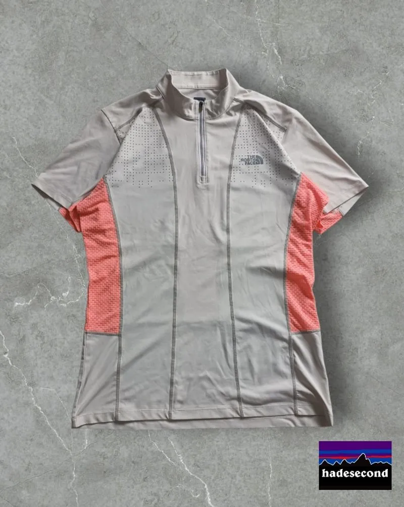 The North Face T-Shirt photo 1