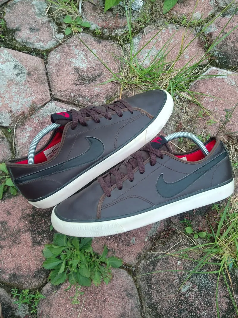 Nike Vintage Casual Sneakers Pria brown black photo 1
