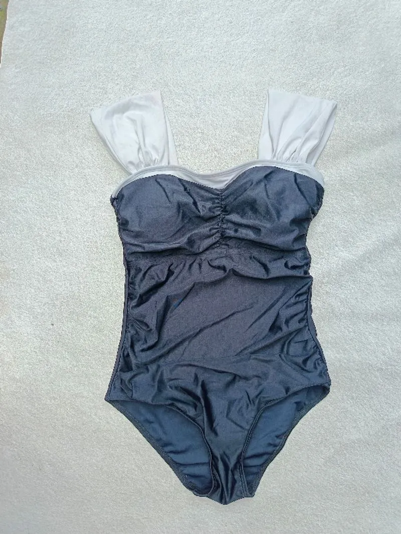 Swimwear / baju renang size M photo 1