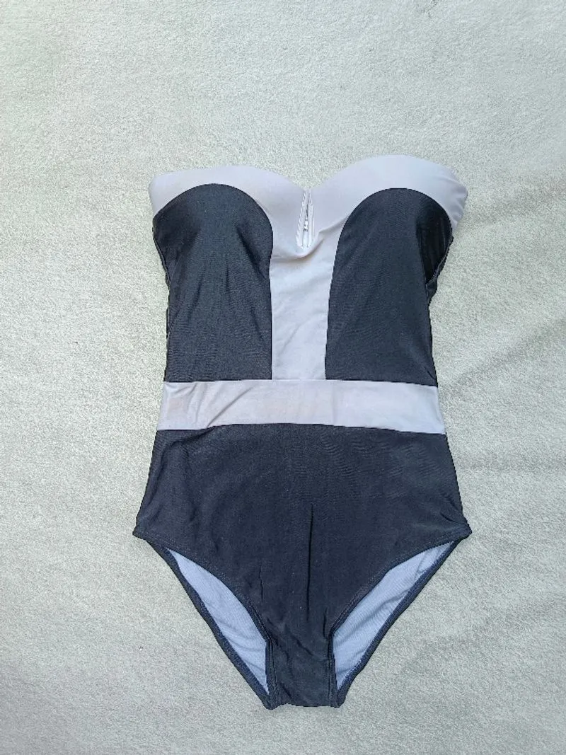 Swimwear / baju renang size M defect  photo 1