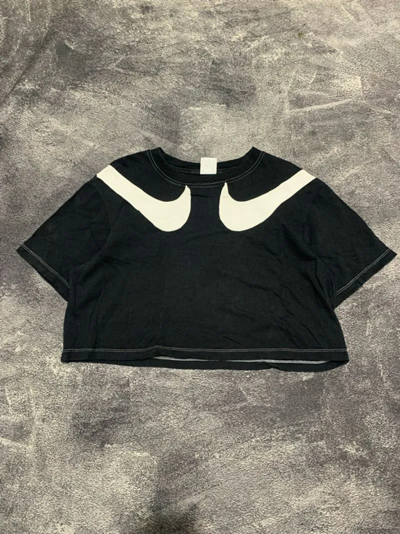 Kaos crop top nike swosh photo 1