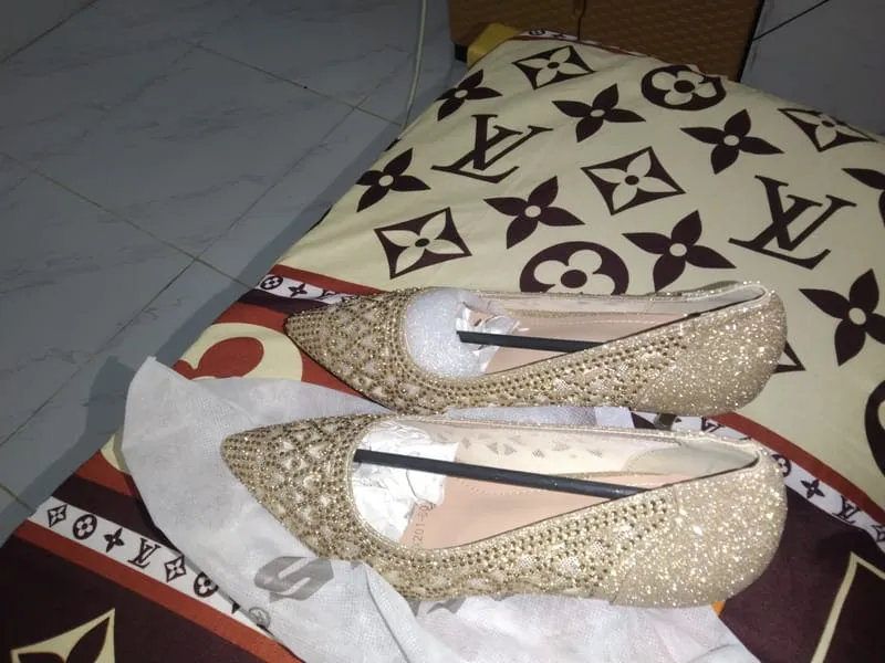 Minimalist Casual Heels Wanita gold photo 1