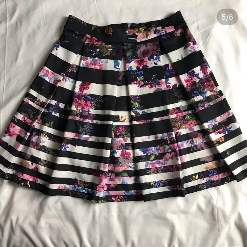 Stradivarius Streetwear Casual Skirt Wanita multicolor black photo 1