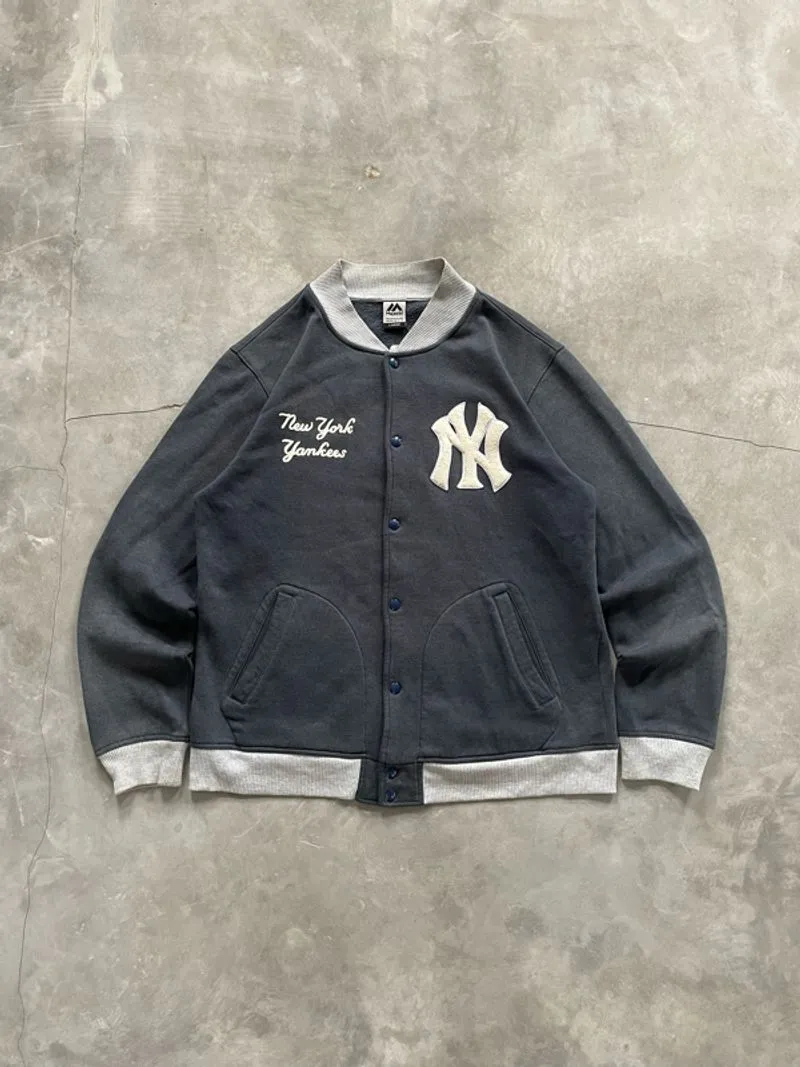 1990’s - Vintage Majestic New York Yankees Sun Faded Varsity photo 1