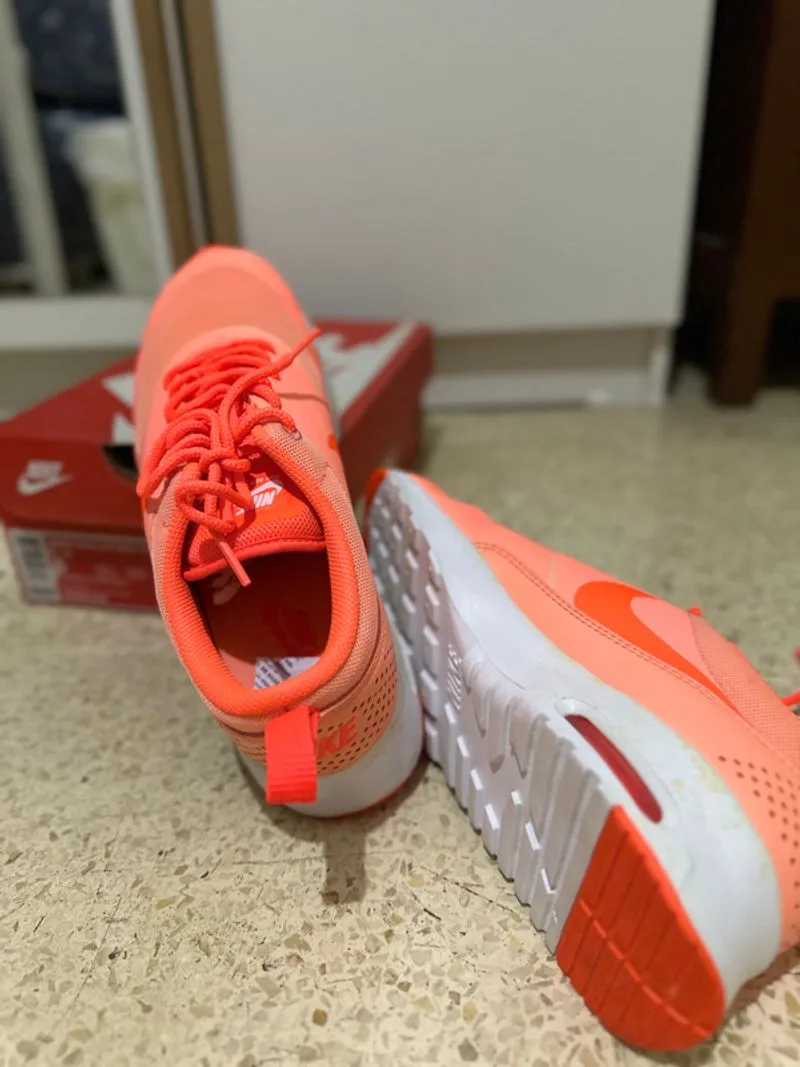 Sepatu wanita Nike Air Max Thea Women size 8 orange photo 1