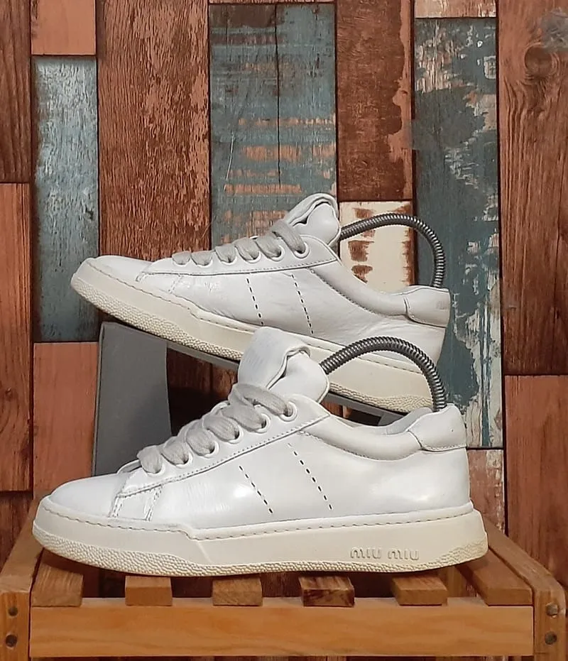 Miu Miu Casual Sneakers Wanita white photo 1