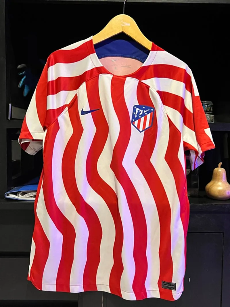 Atletico Madrid 2022-23 Football Kit photo 1