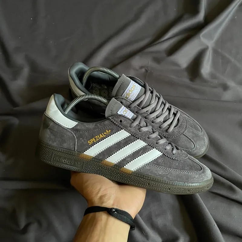 Adidas Indie Casual Sneakers Pria gray photo 1