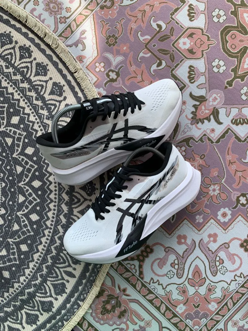 Asics Magic Speed 4 White Black photo 1