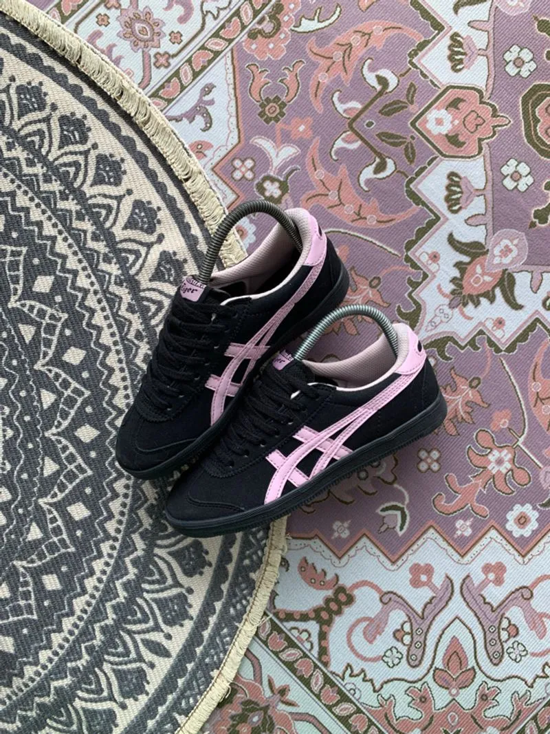 Onitsuka Tiger Tokuten Black Pink photo 1