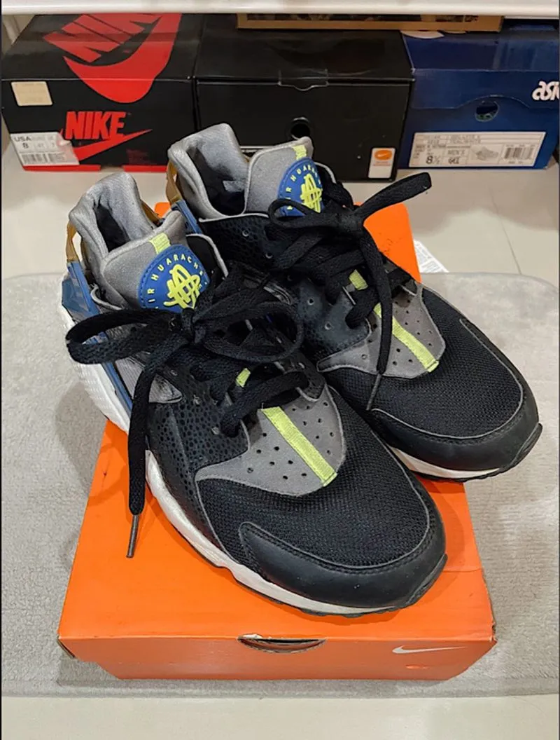 Nike Air Huarache Run Black/Hyper Cobalt SAMPLE PAIR photo 1