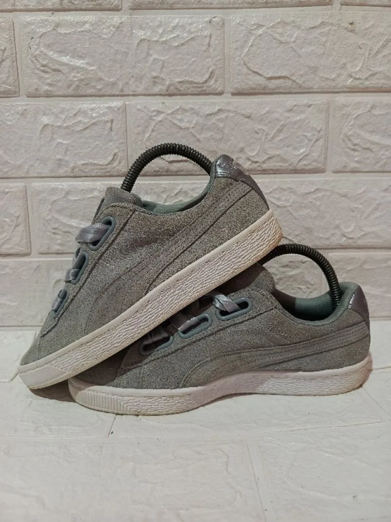 Puma Suede Heart Safari photo 1