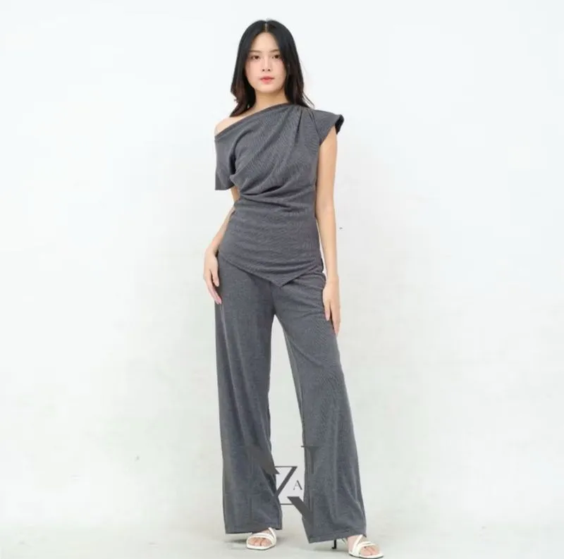 Ruby Oneset New photo 1