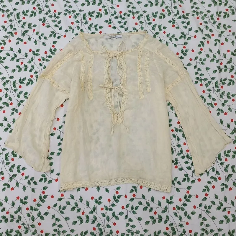 Honeysuckle rose lace trimmed creme cotton photo 1
