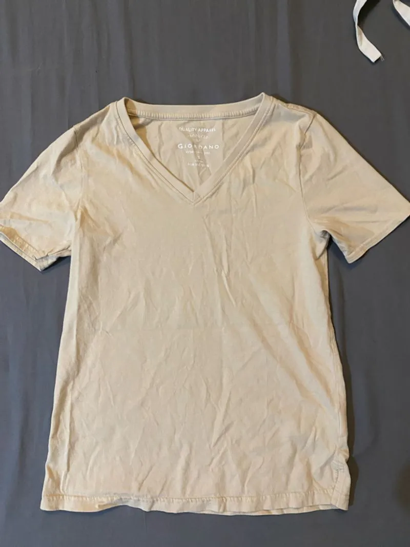 Kaos VNeck (GIORDANO) photo 1